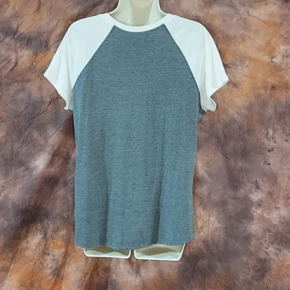 Maurices graphic tee tshirt scoop neck Namaste at home with my dog gray cream L - Picture 4 of 7